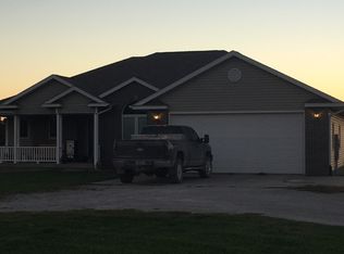 603 250th Ave, Pella, IA 50219