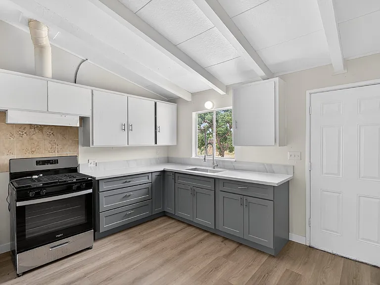 6428 Tapo Ct — Photo 17