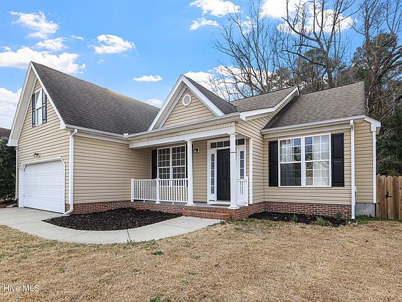 3rd image of 113 Sweet Briar Court