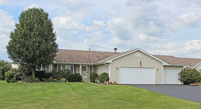 1st image of 164 Autumnwood Ln