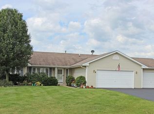 164 Autumnwood Ln, Davis Junction, IL 61020