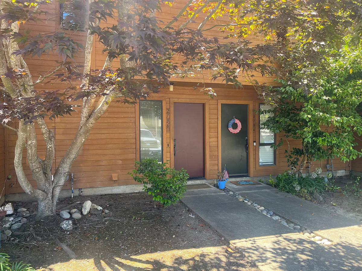 Front Door - 2796 Wimbledon Dr