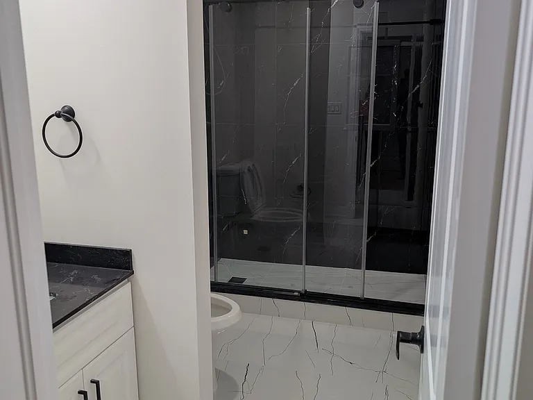 2445 Charles Cornwall Ave #BASEMENT — Photo 6