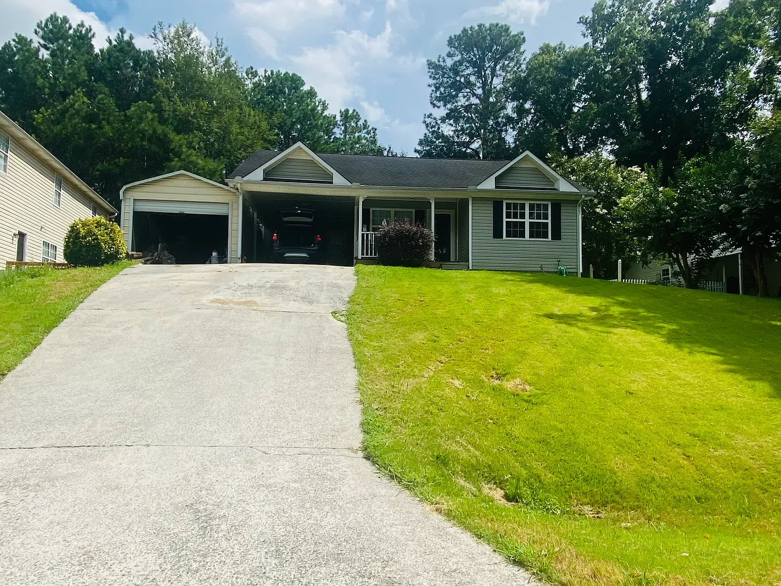 3 bed, 1100 sqft, $1,840 — Photo 1
