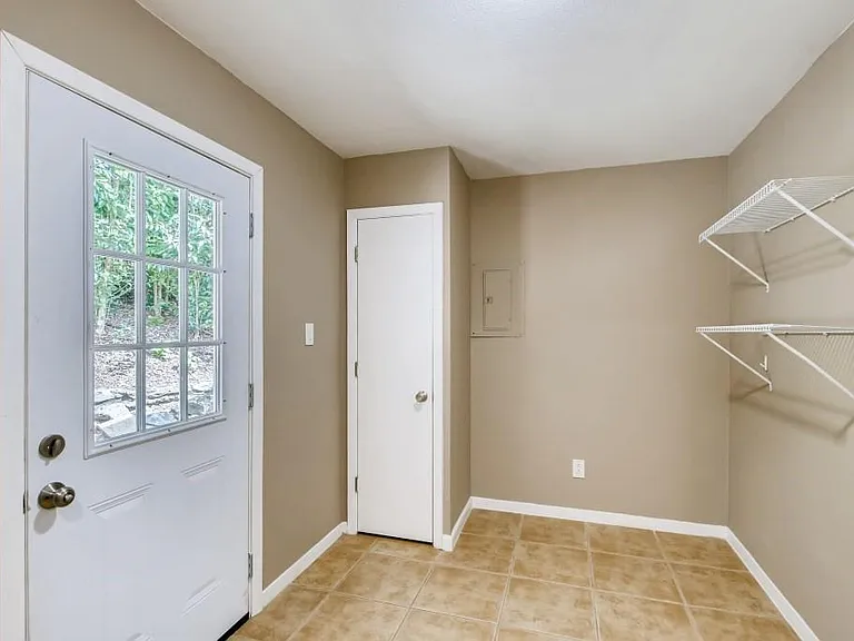715 Vanguard St — Photo 24