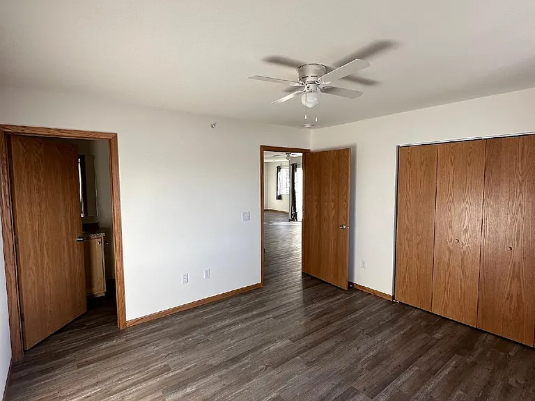 126 S Dousman St — Photo 2