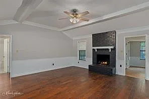 108 Deerwood Ln — Photo 3
