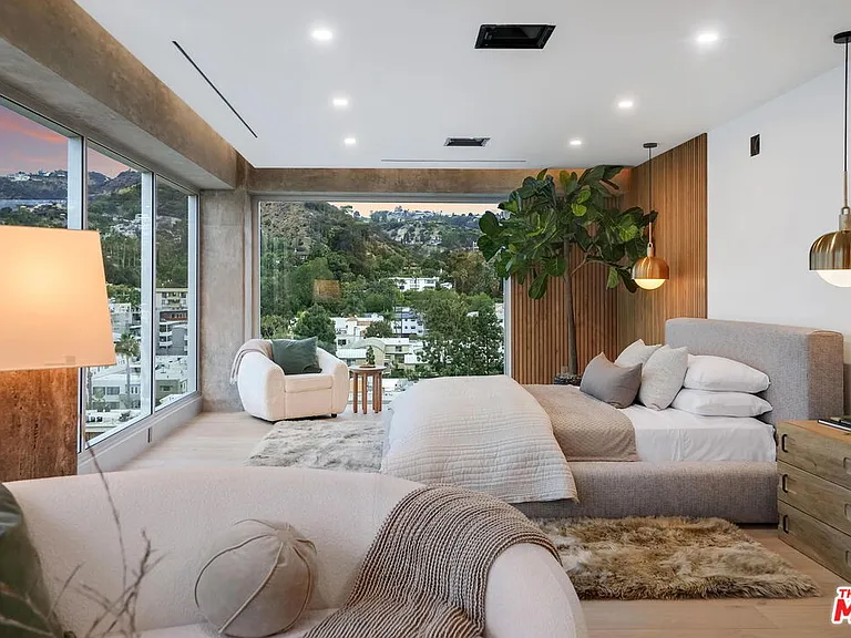 7135 Hollywood Blvd #W — Photo 13