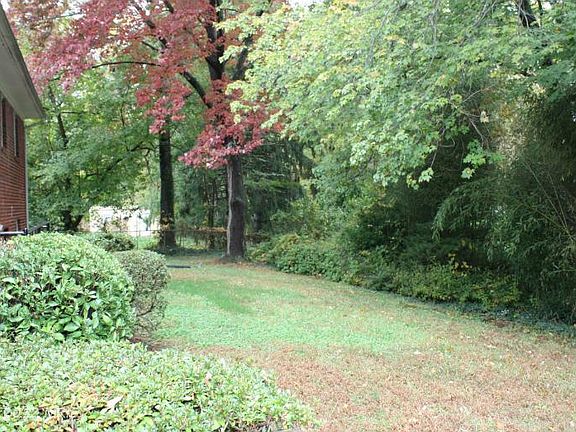 4th image of 1929 Beaver Ln