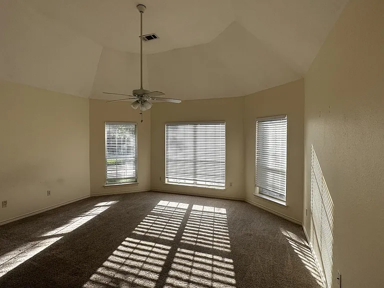 18532 Bay Pines Ln — Photo 12
