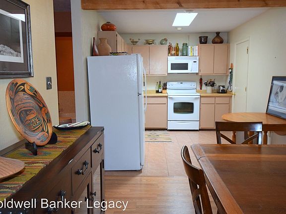 5th image of 3417 Abbey Ct NW