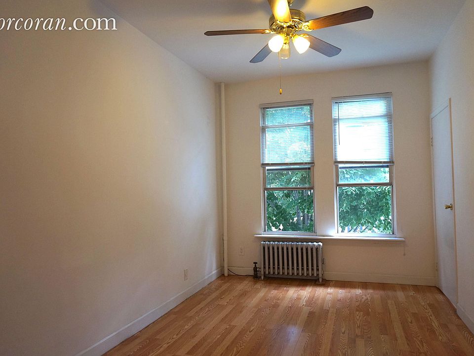 2nd image of 113 Calyer St #2