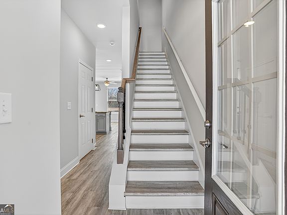 2nd image of 3408 Ripple Loop #131