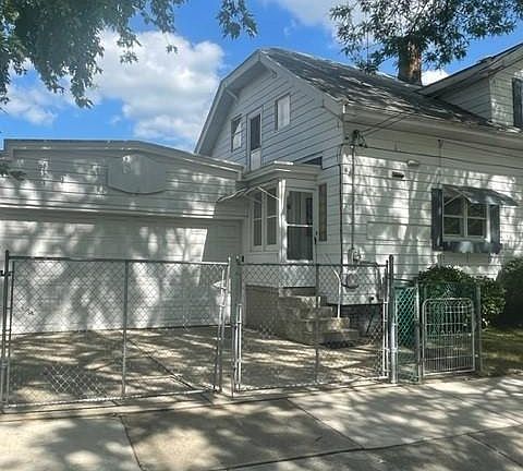 3rd image of 1501 Widdicomb Ave NW