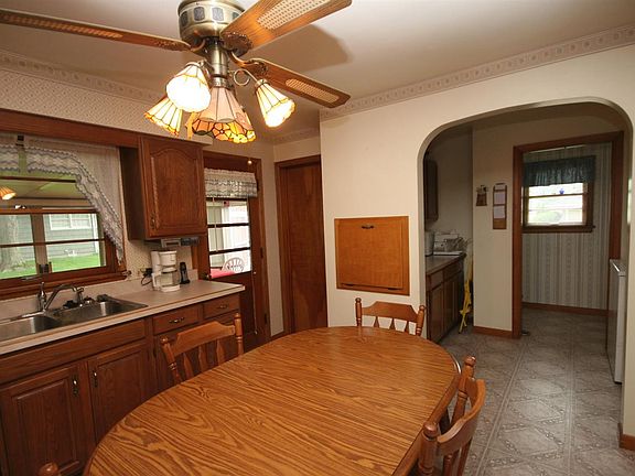 5th image of 313 Meisner Ave