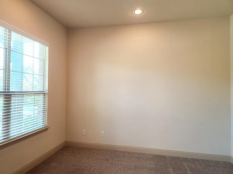 1016 Taylor Dr — Photo 27