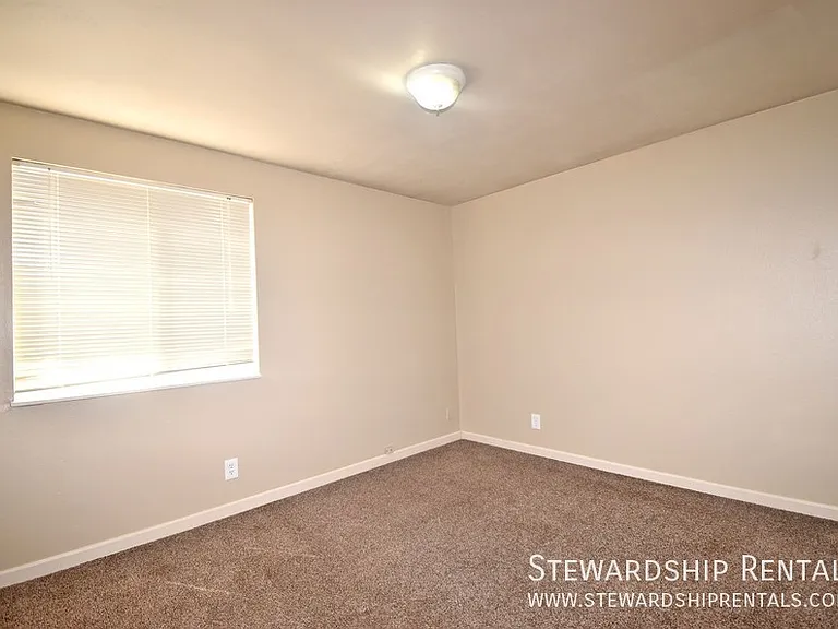 1170 Grant Aly #B — Photo 13