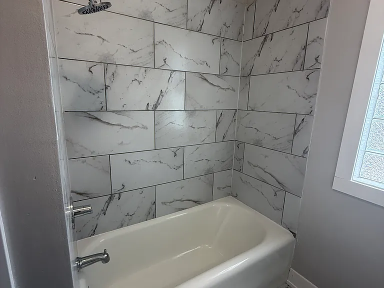 4956 W Drummond Pl #2E — Photo 8