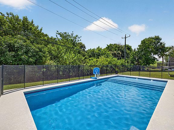 2nd image of 2409 NW Everglades Boulevard