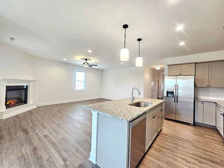 283 Crowville St — Photo 11