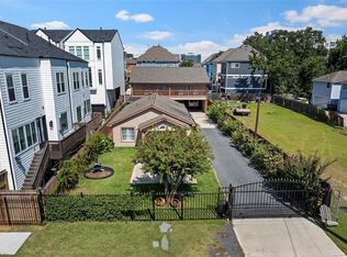 1131 W 22nd St, Houston, TX 77008