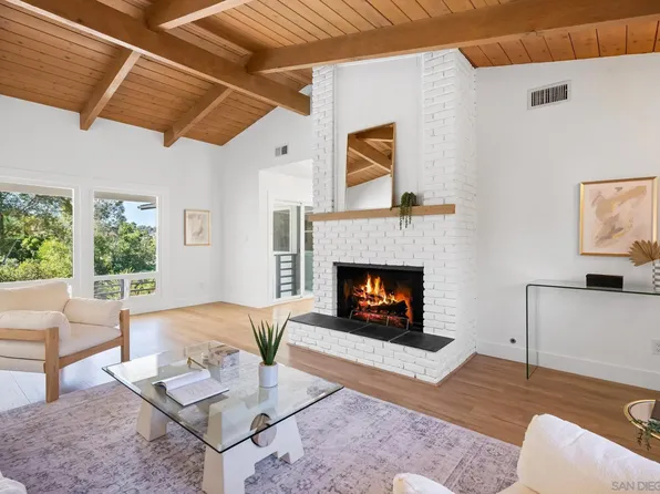 10675 Itzamna Dr, La Mesa, CA 91941