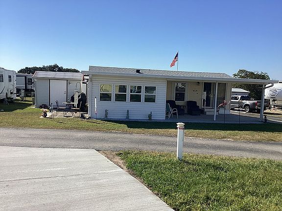 2nd image of 4320 Dundee Rd #25