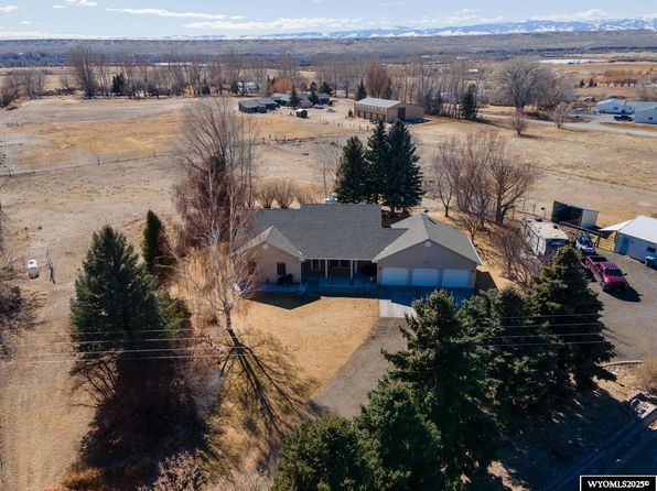 6659 Riverview Rd, Riverton, WY 82501