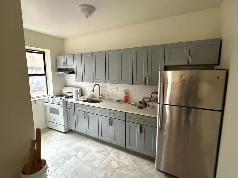 497 Van Cortlandt Park Ave — Photo 7