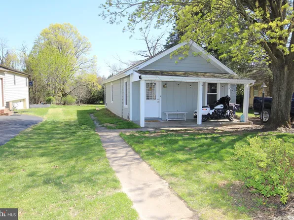 2228 Locust Ln, York, PA 17408