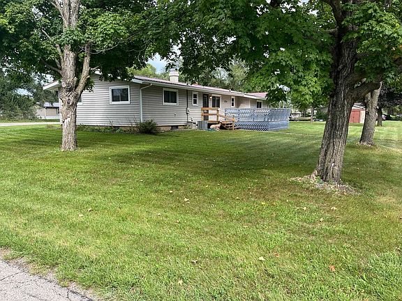 4th image of 601 Clyde St