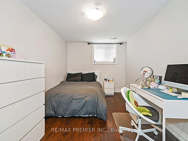 916 Scarlett Rd #BASEMENT — Photo 25