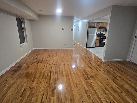 5th image of 132 Fabyan Pl #G2