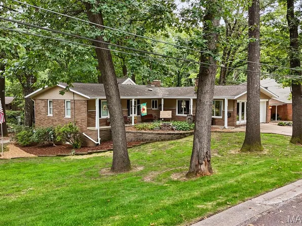 18 Rue Deau Ville Dr, Belleville, IL 62226