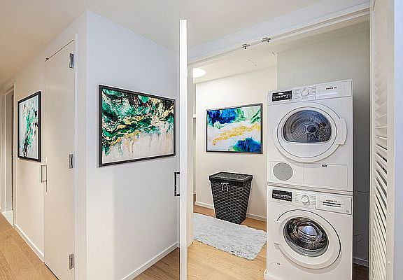 4th image of 685 1st Ave APT 19Q