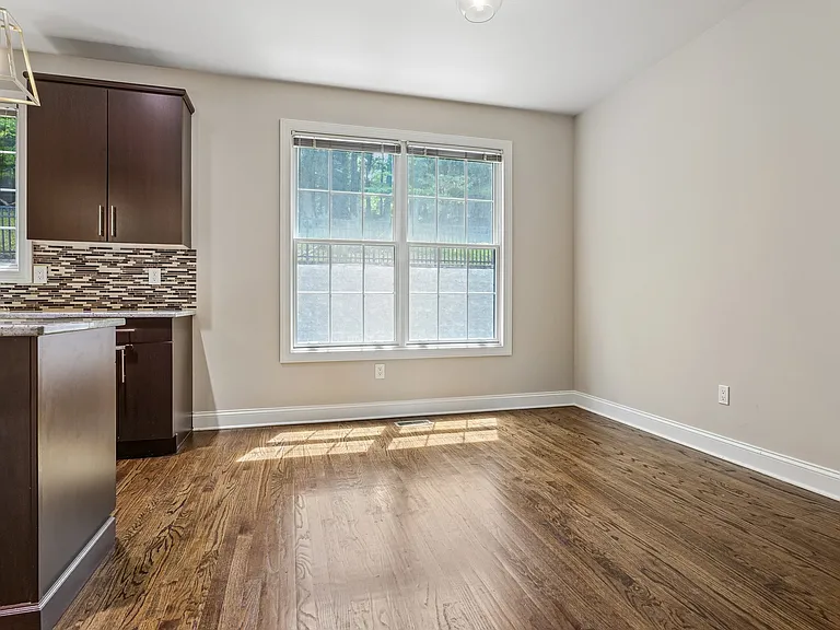 36 Bloomfield Ave — Photo 25