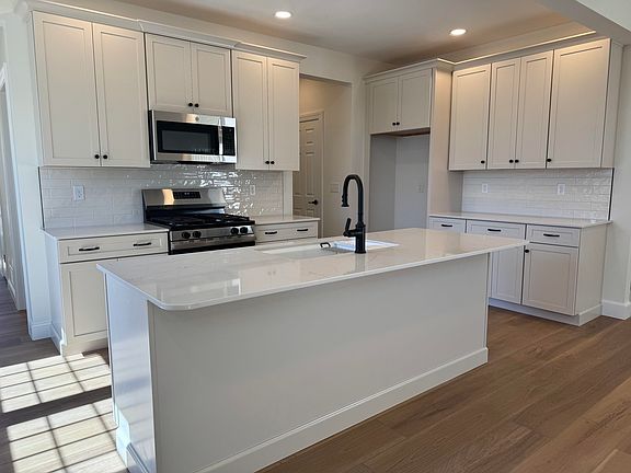 2nd image of 9B York Road
