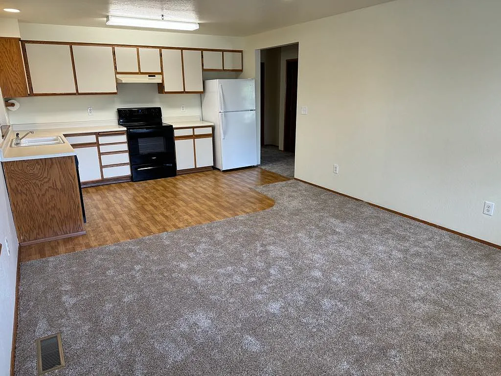 2 bed, 890 sqft, $1,700 — Photo 4