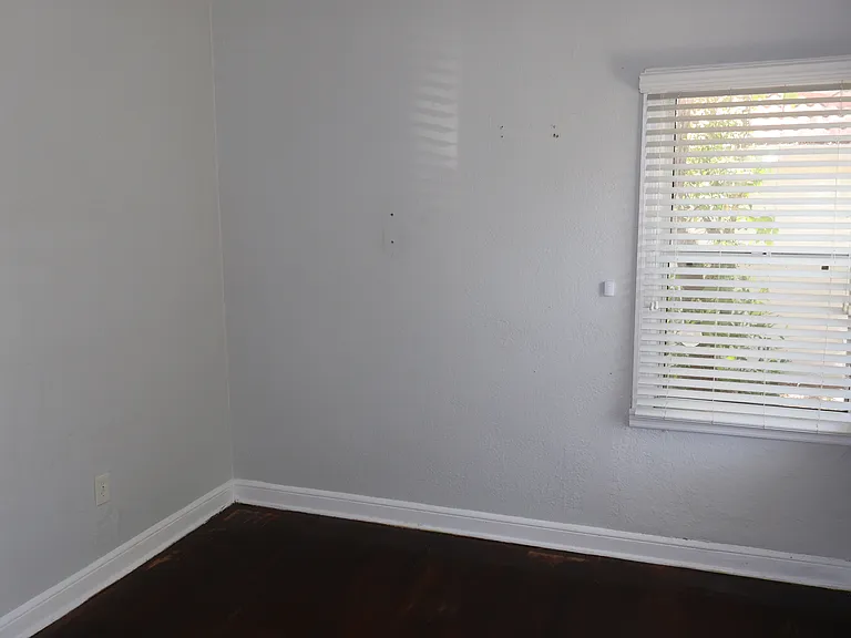 3811 S Drexel Ave — Photo 16