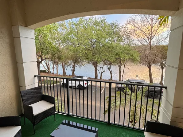 2917 S Greenleaf Cir, Boynton Beach, FL 33426