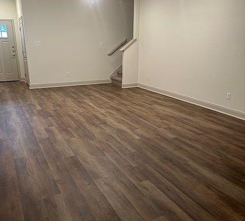 5th image of 7507 Gramercy Way #102