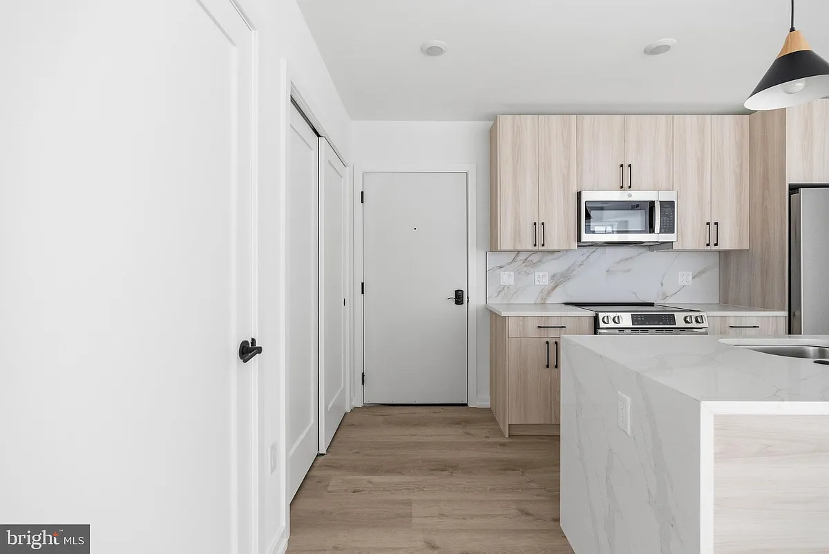 Building Photo - 208 Vine St #2E