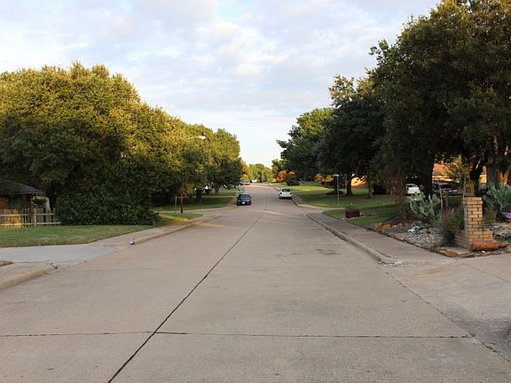 3rd image of 650 Rosehill Ln