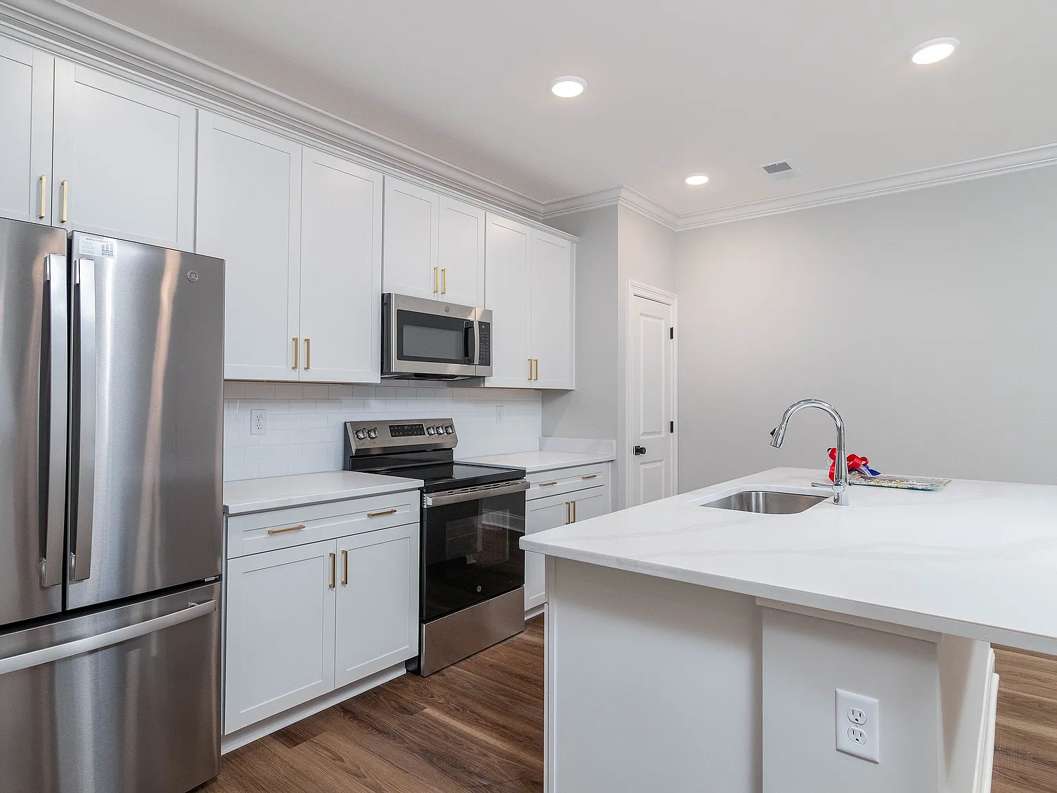 3 bed, 3.5 bath, 1620 sqft, $2,800 — Photo 4