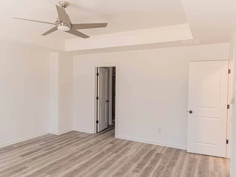 3361 Pepperpike Ct — Photo 24