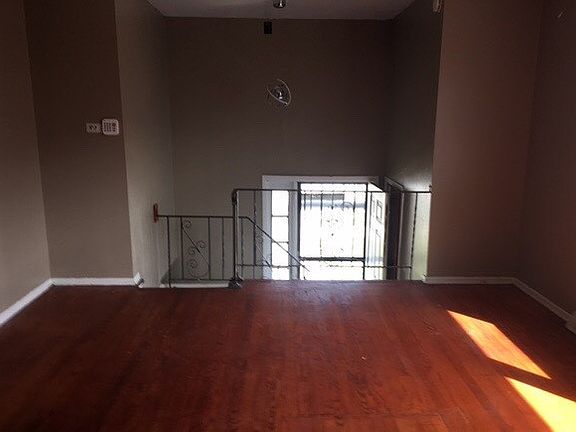 2nd image of 725 E 152nd St