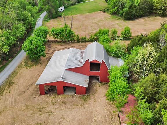 4th image of 2193 Hughes Rd