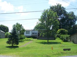 208 Keller Ave, Fayetteville, WV 25840