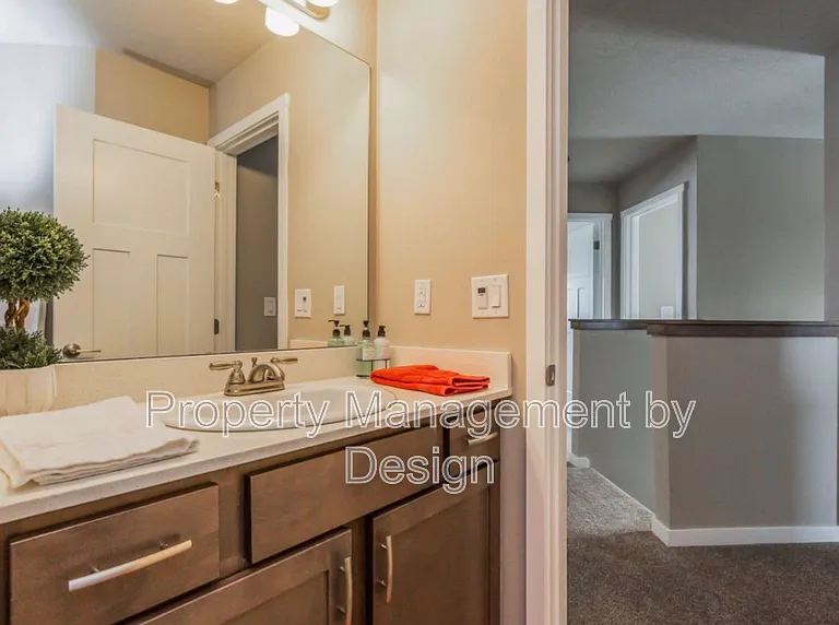 763 NE Macey Way — Photo 9
