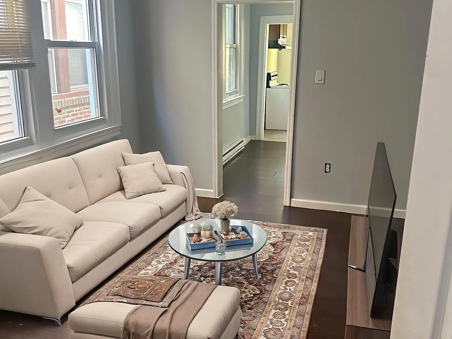 1 bed, 700 sqft, $1,000 — Photo 1